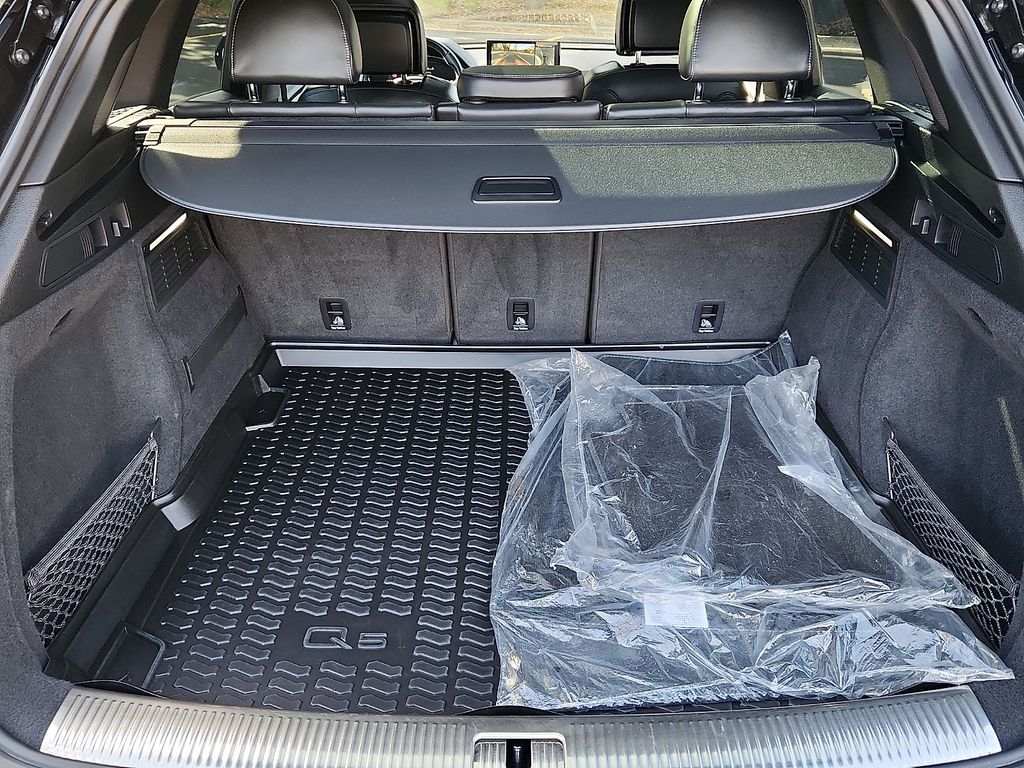 Thumbnail: 2021 Audi SQ5 - 29