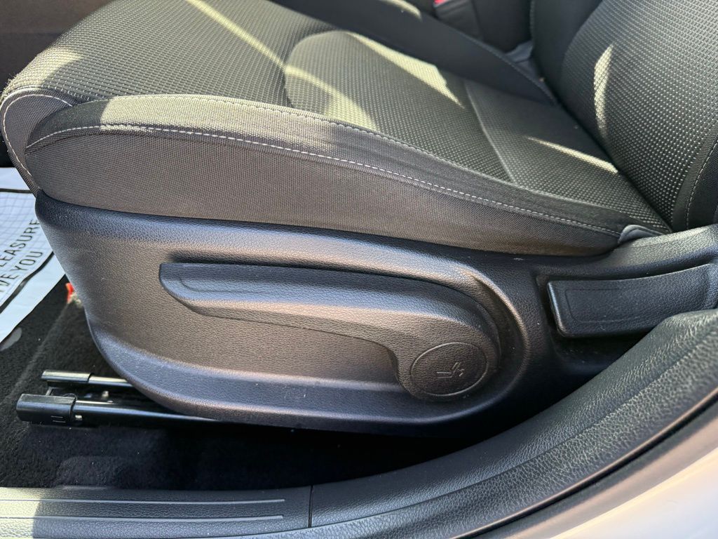 Thumbnail: 2019 Kia Forte - 14