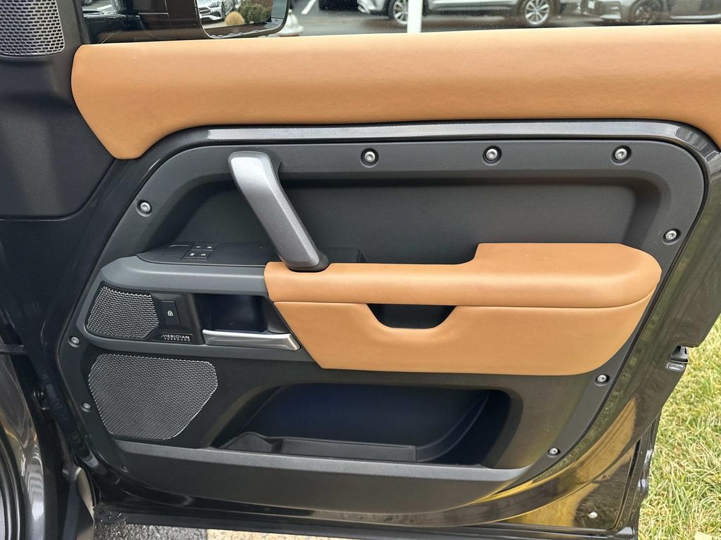 Thumbnail: 2023 Land Rover Defender - 20