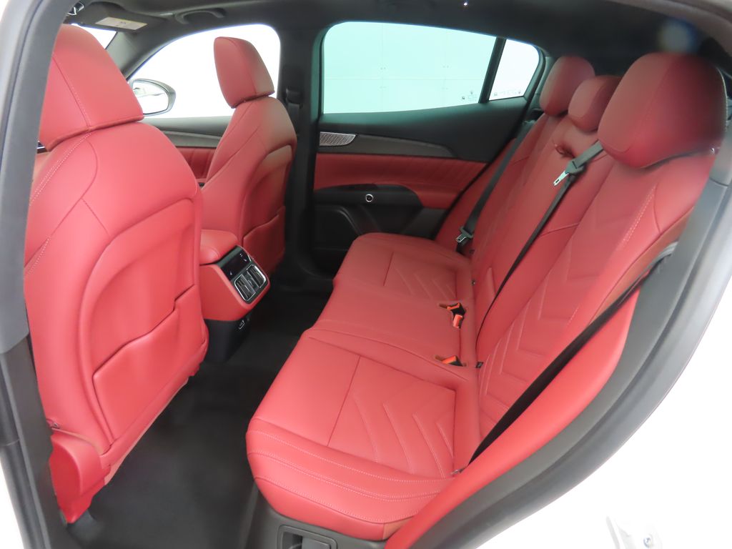 Thumbnail: 2025 Maserati Grecale - 22