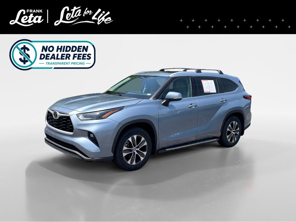Moon Dust 2022 Toyota Highlander SUV / Crossover Front-Wheel Drive 8-Speed Automatic