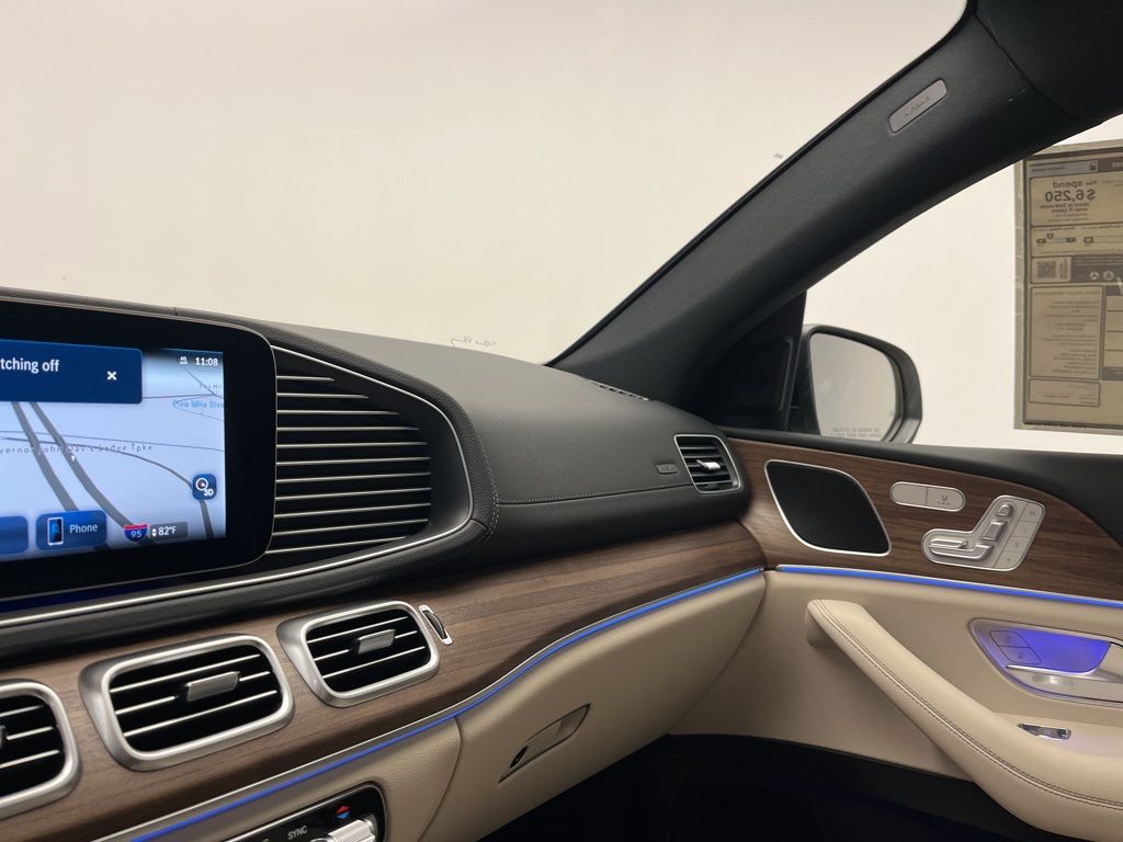 Thumbnail: 2026 Mercedes-Benz GLE - 22