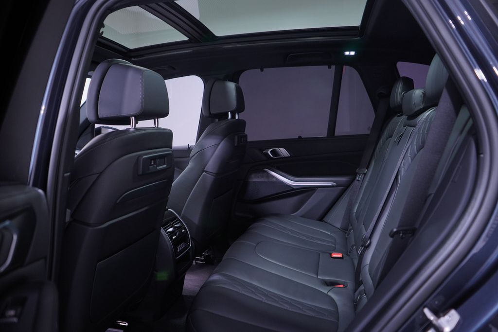 Thumbnail: 2022 BMW X5 - 9