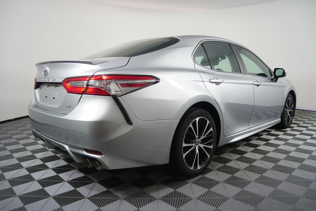 Thumbnail: 2018 Toyota Camry - 3