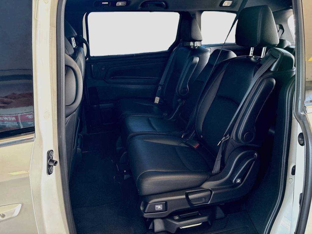 Thumbnail: 2023 Honda Odyssey - 21