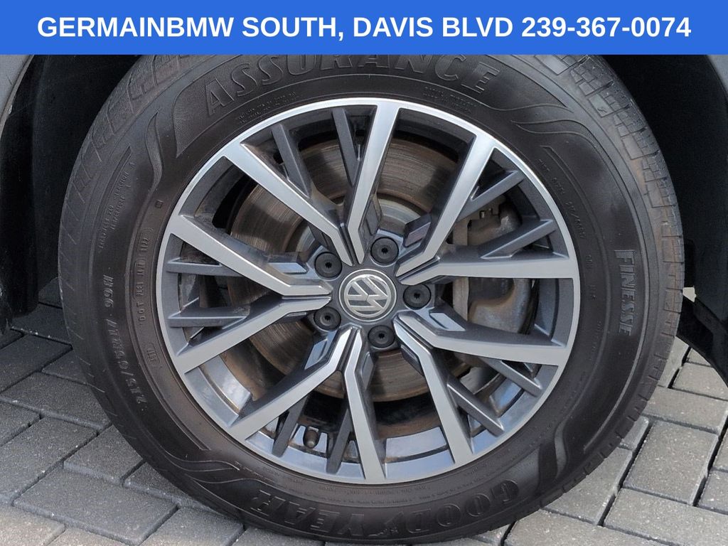 Used 2020 Blue Volkswagen 2.0T SE image 12