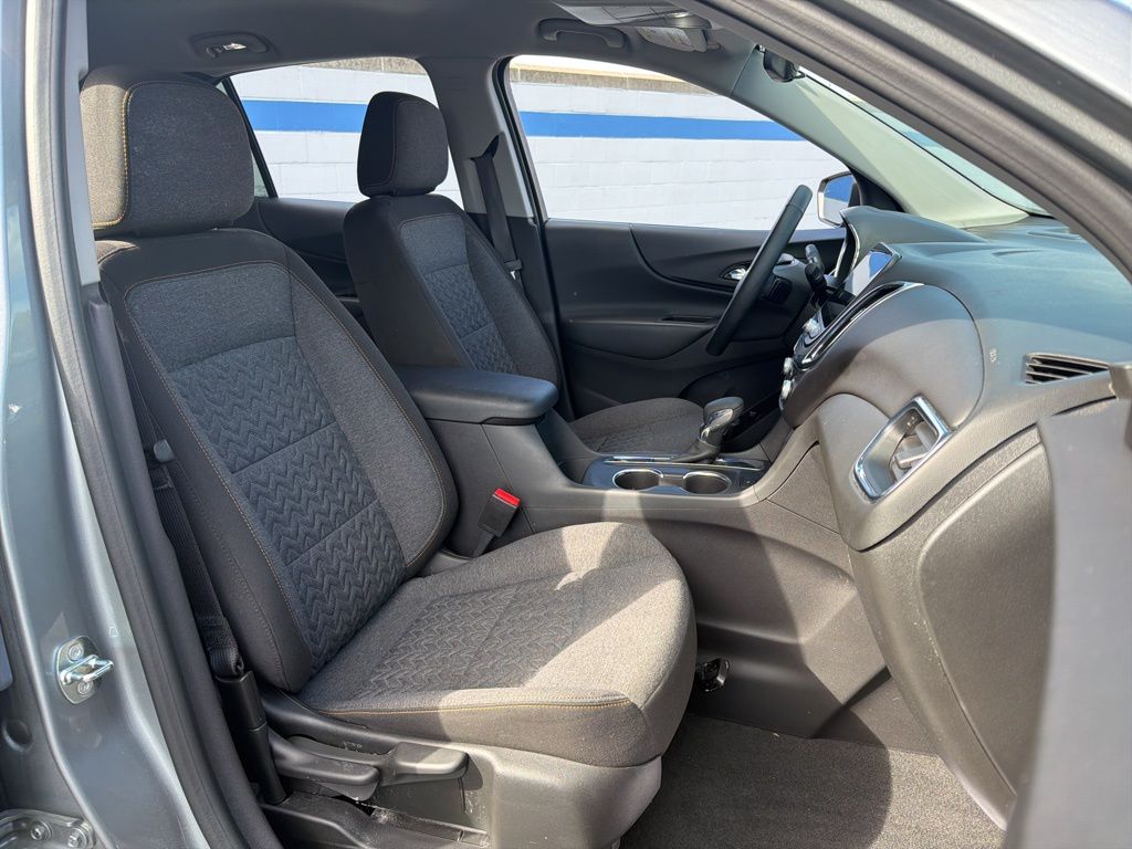 Thumbnail: 2023 Chevrolet Equinox - 25