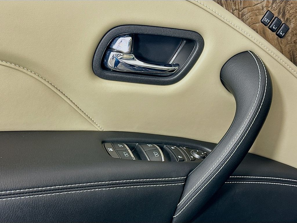 Thumbnail: 2023 INFINITI QX80 - 18