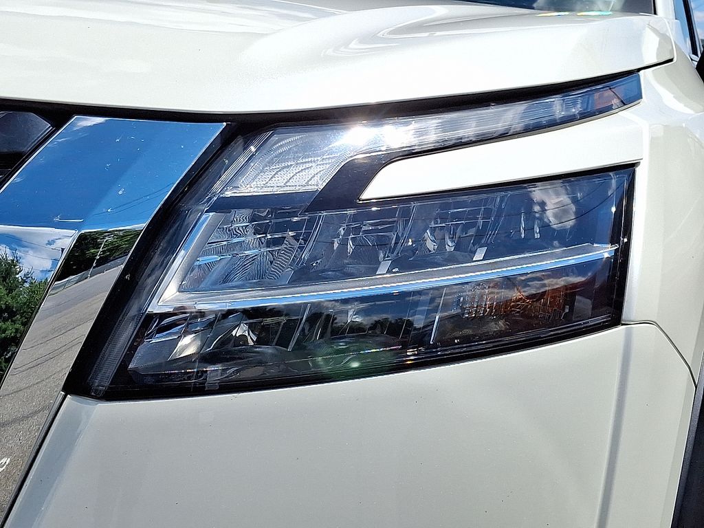 2024 Nissan Pathfinder — photo 8