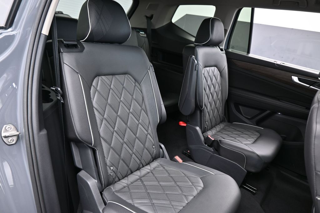 Used 2025 Gray Volkswagen 2.0T SEL Premium R-Line image 42