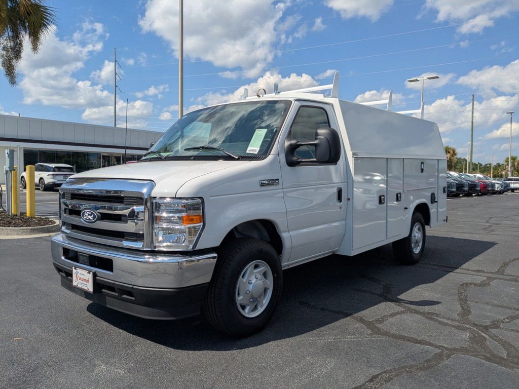 2026 Ford E-350 Cutaway 