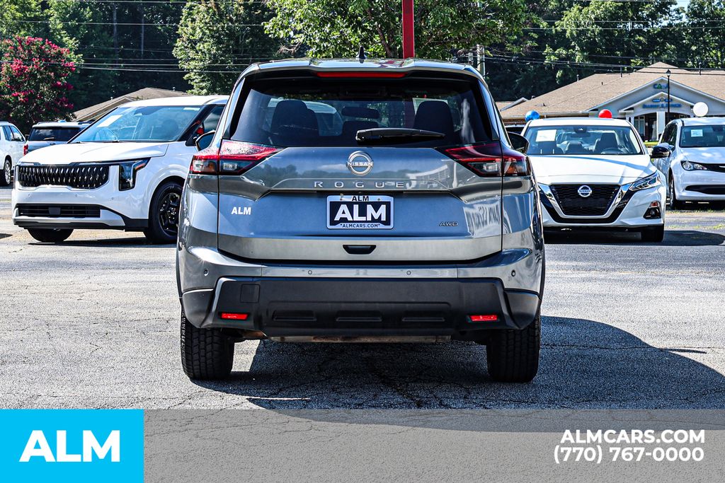 Used 2024 Gray Nissan S image 12