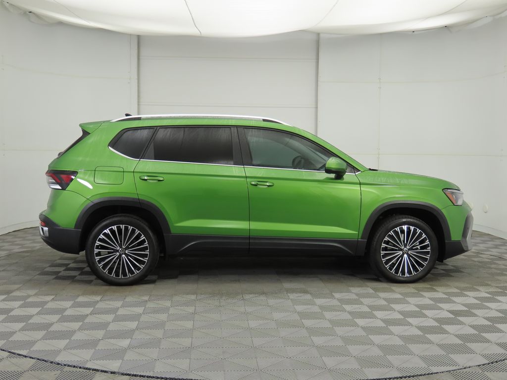 Thumbnail: 2025 Volkswagen Taos - 4