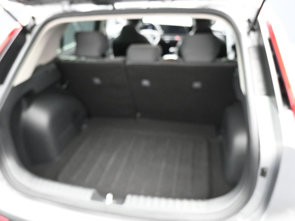 2023 Kia Niro LX