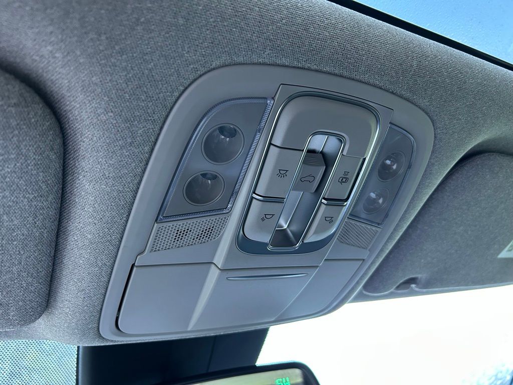 Thumbnail: 2020 Hyundai Santa Fe - 30