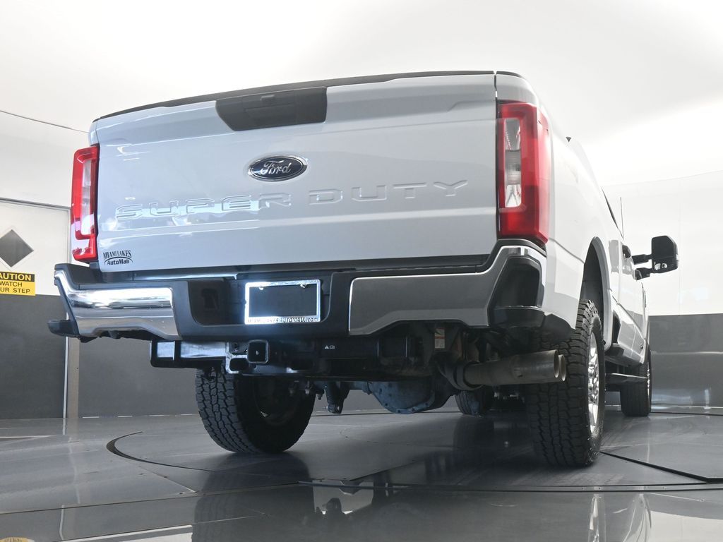 Used 2025 Oxford White Ford XLT image 63