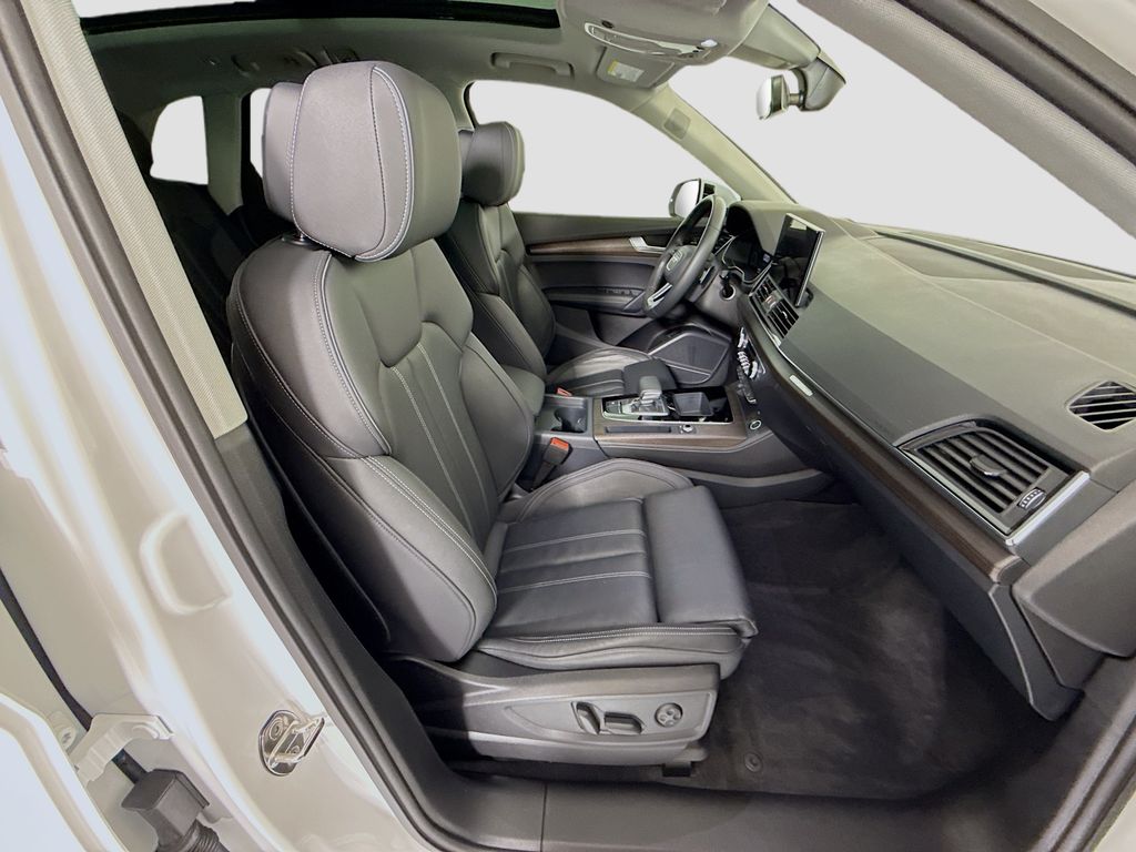 Thumbnail: 2023 Audi Q5 - 21