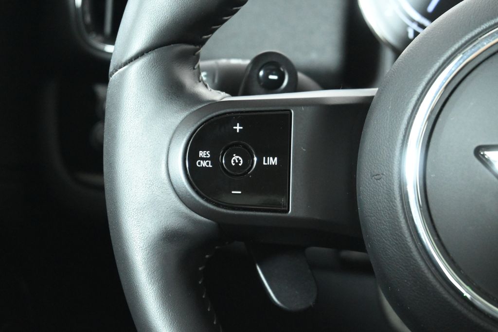 2023 MINI Cooper Countryman Signature 18