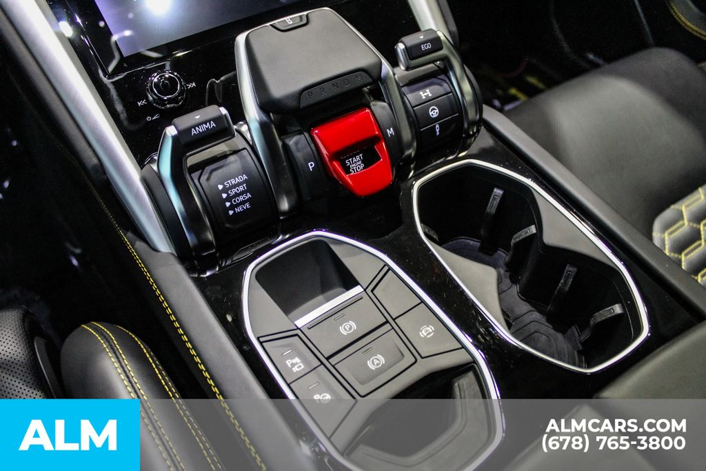 Used 2023  Lamborghini S image 31