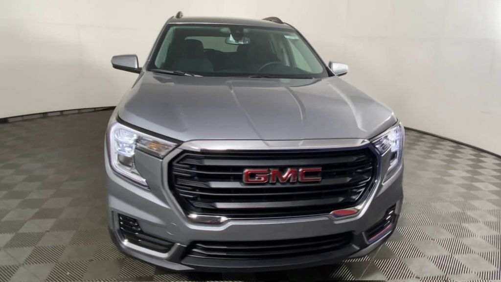 2024 GMC Terrain SLE 3