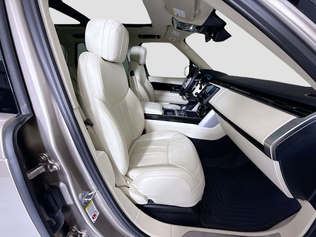 Thumbnail: 2023 Land Rover Range Rover - 20
