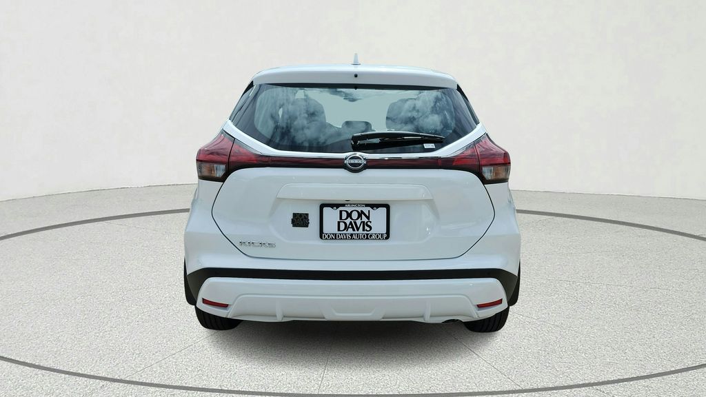 2025 Nissan Kicks Play