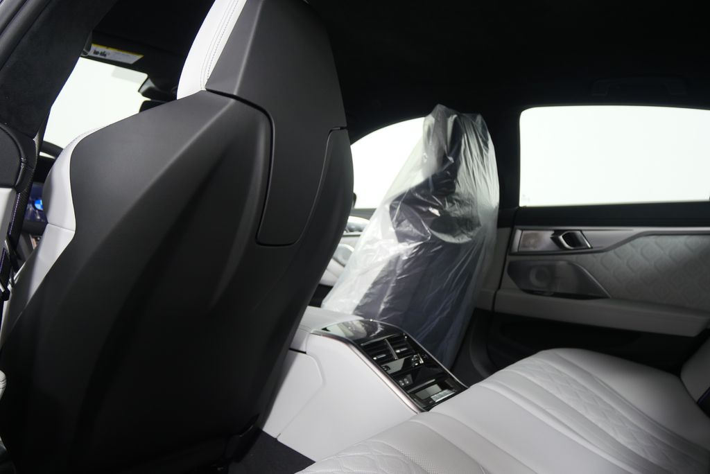 Thumbnail: 2025 BMW M8 - 19