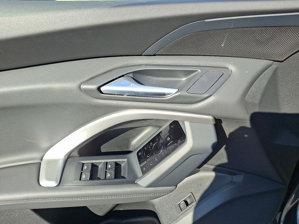 Thumbnail: 2026 Audi Q5 - 9