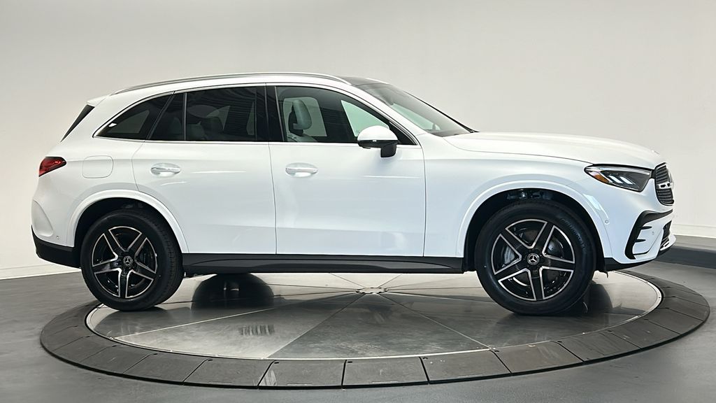 2025 Mercedes-Benz GLC 350 8