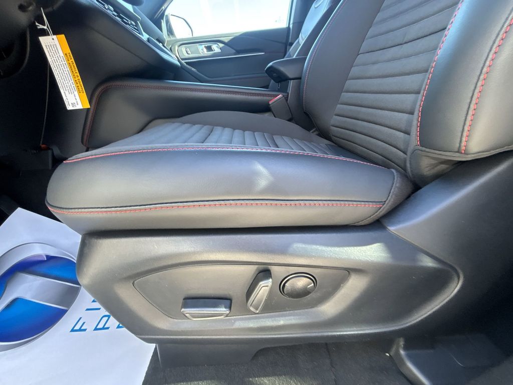 New 2026 Space White Metallic Ford ST-Line image 14