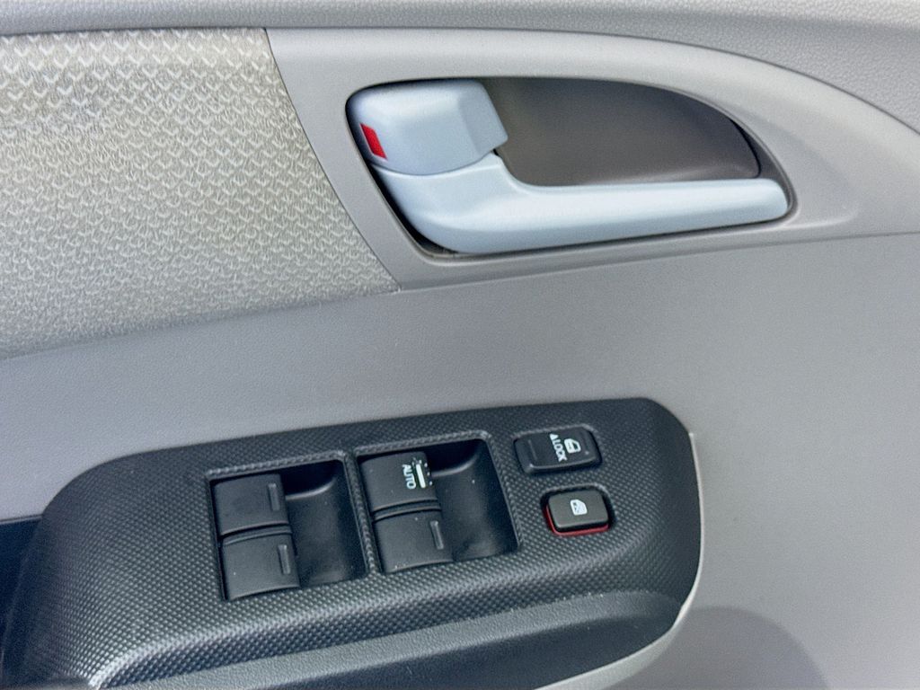 Used Car 2013 Honda Insight  Lx For Sale Under $10,000 In Austin, Texas