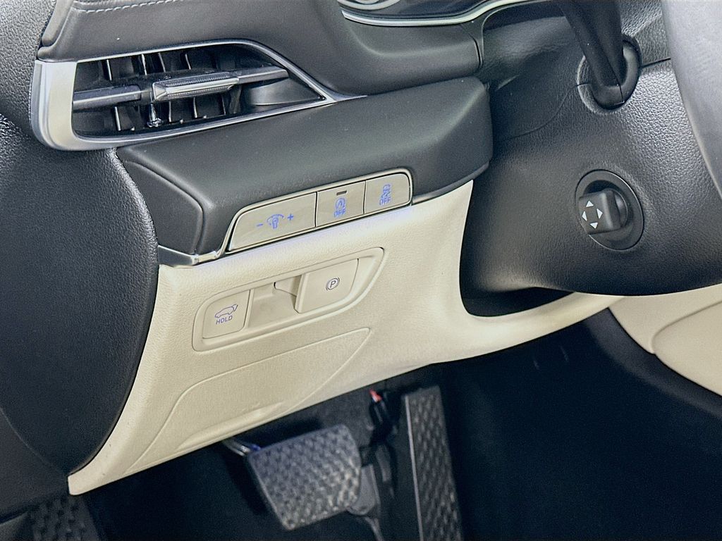 Thumbnail: 2022 Genesis GV80 - 10