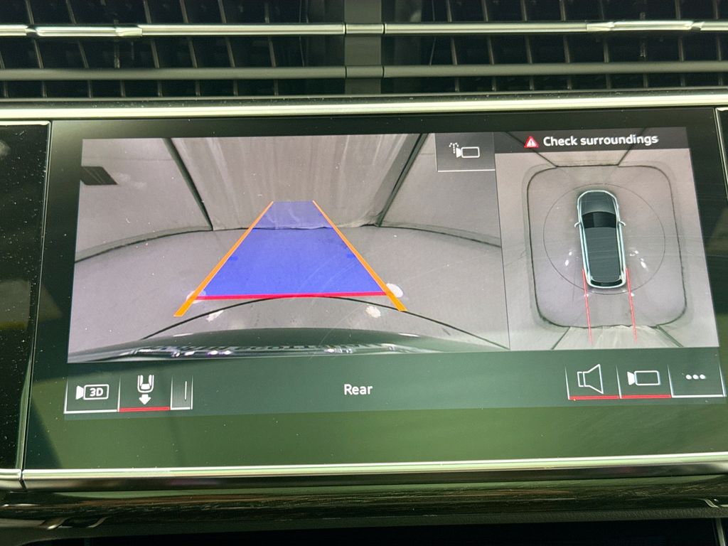 Thumbnail: 2026 Audi Q7 - 16