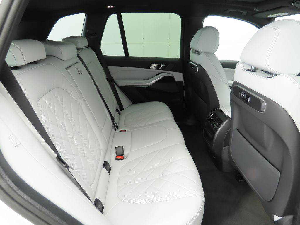 Thumbnail: 2026 BMW X5 - 21