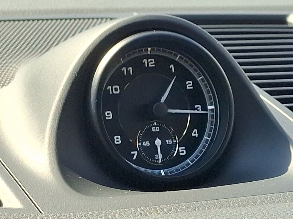 Thumbnail: 2026 Porsche Macan - 24