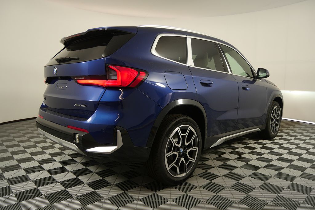 2025 BMW X1 xDrive28i 3