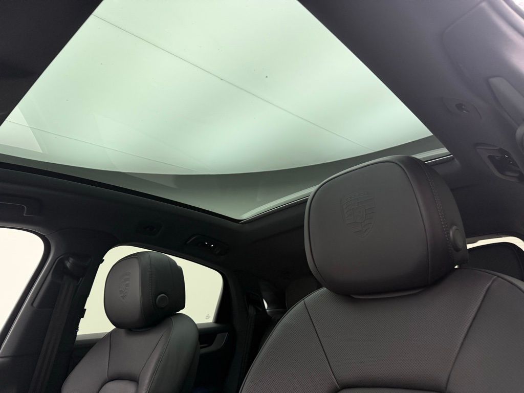 Thumbnail: 2026 Porsche  - 24