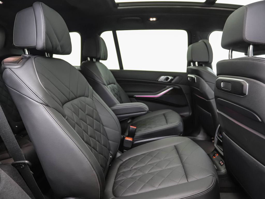 Thumbnail: 2025 BMW X7 - 27