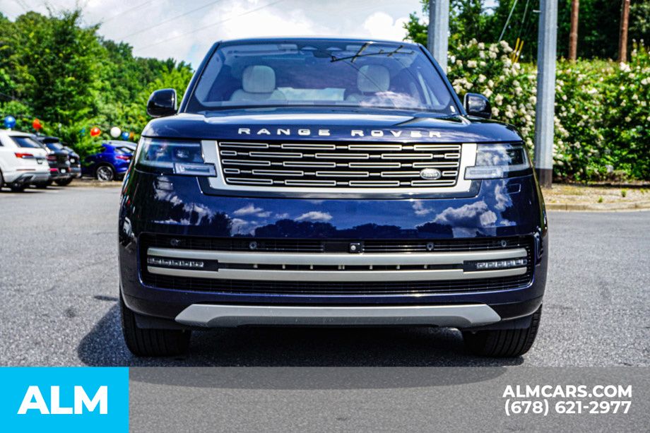 Used 2023 Blue Land Rover SE image 10