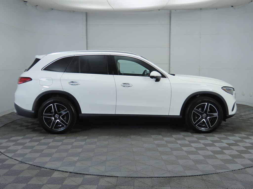 Thumbnail: 2026 Mercedes-Benz GLC - 4