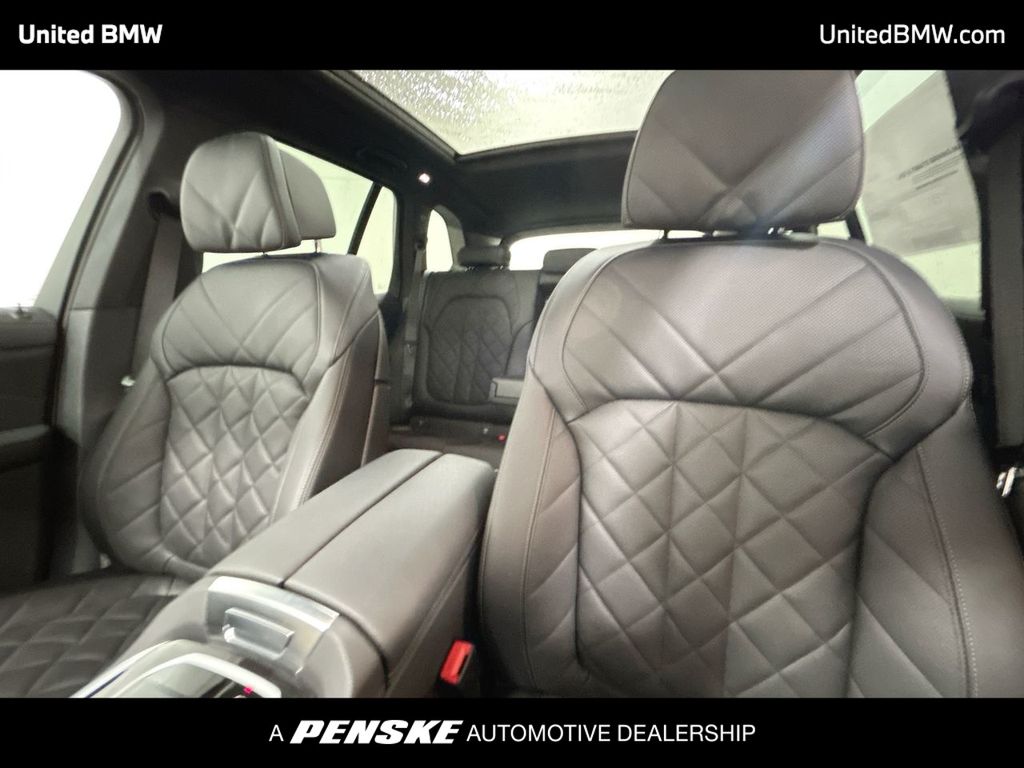 Thumbnail: 2026 BMW X5 - 13