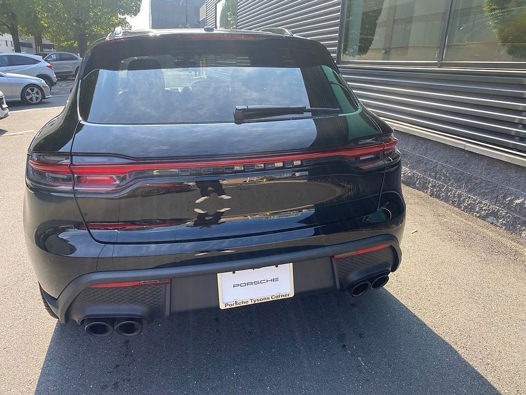 Thumbnail: 2024 Porsche Macan - 4