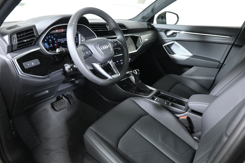 Thumbnail: 2025 Audi Q3 - 13