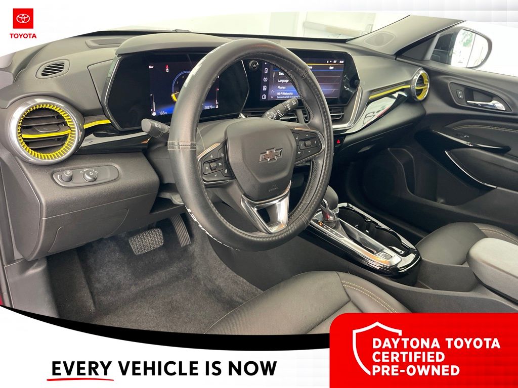 Used 2024 Chevrolet Trax SUV