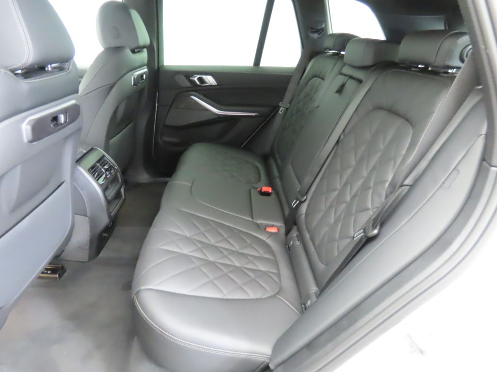 Thumbnail: 2026 BMW X5 - 21