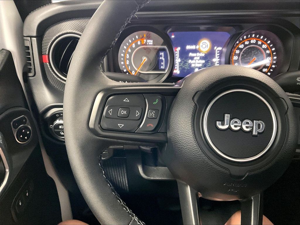 2026 Jeep Gladiator — photo 22