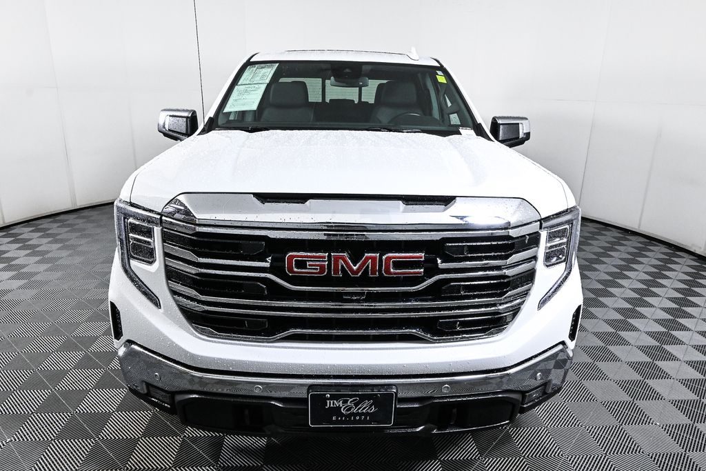 2022 GMC Sierra 1500 SLT 2