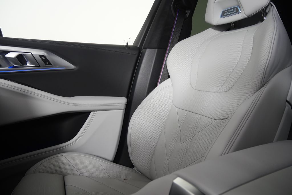 Thumbnail: 2026 BMW XM - 28