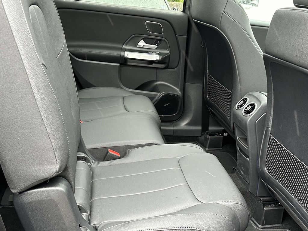 2024 Mercedes-Benz GLB 250 16