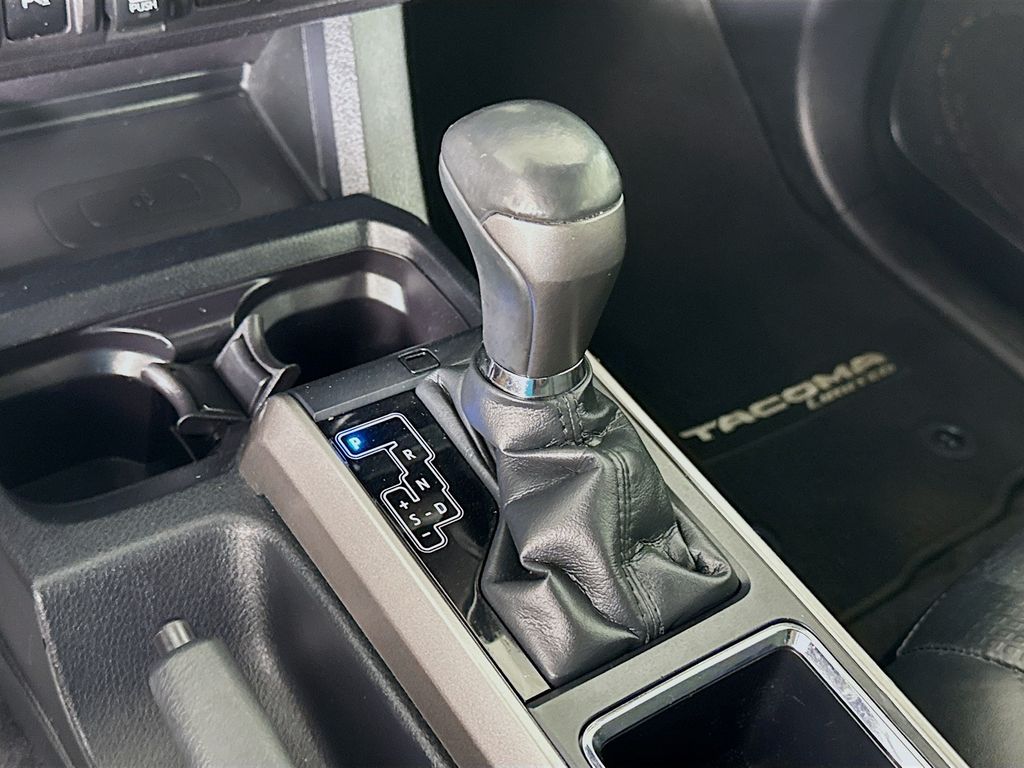 2019 Toyota Tacoma Limited 16